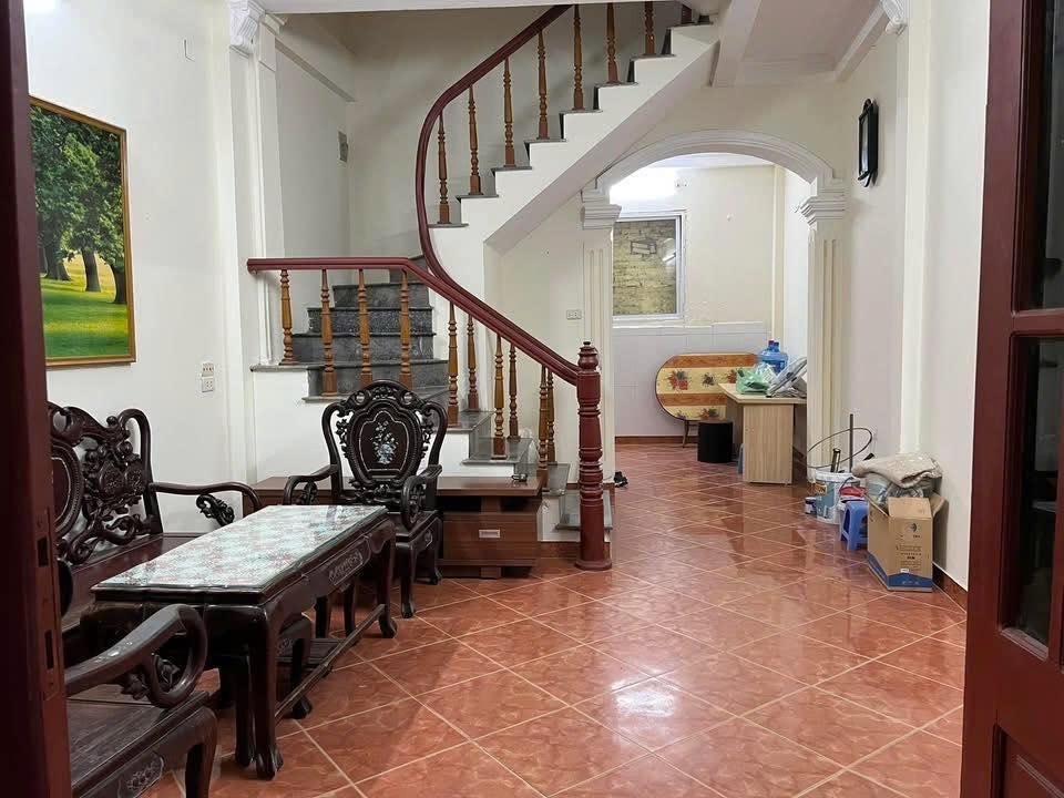 Nhà 42m x 3T, 3PN, Sân phơi, Ngõ 5 Hoàng Quốc Việt, Cầu Giấy - 12 Triệu
