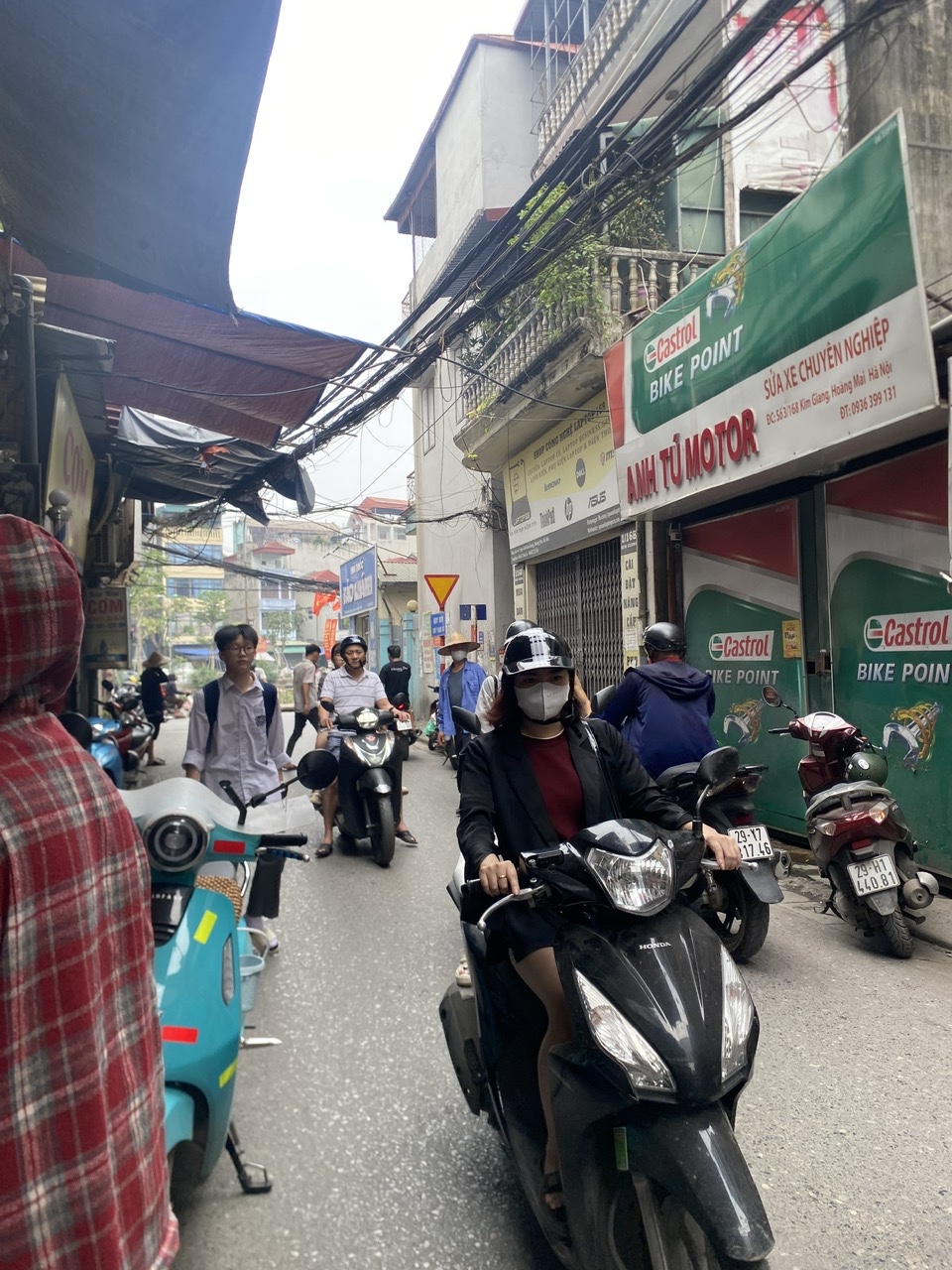 Nhà 6 tầng thang máy giữa chợ Kim Giang, Hoàng Mai - Dòng tiền 70tr/tháng
