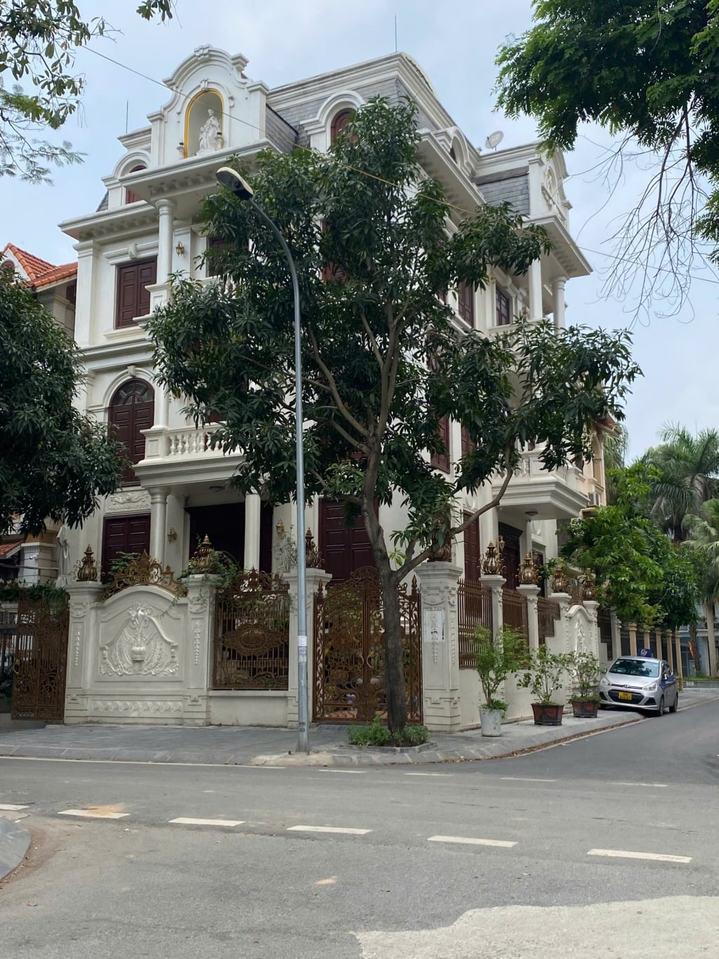 Bán biệt thự đơn lập nghĩa đô, căn góc 2 mặt đường, cạnh kđt starlake đẳng cấp