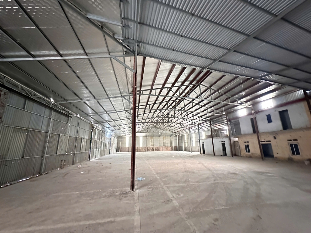 Cho thuê kho xưởng 1100m2 vị trí đắc địa, xe cont ra vào thuận tiện, an ninh 24/7