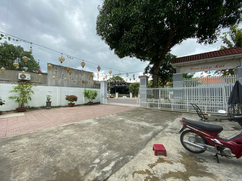 Cho thuê mặt bằng 1200m2 mặt tiền Nguyễn Trãi, Diên Lạc - Giá 15tr/tháng