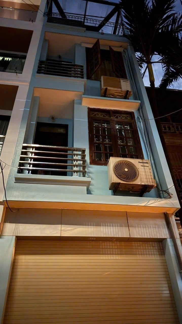 Cho thuê nhà Vương Thừa Vũ, Thanh Xuân - 50m2 x 4T, 6PN, ô tô đỗ cửa, 15tr
