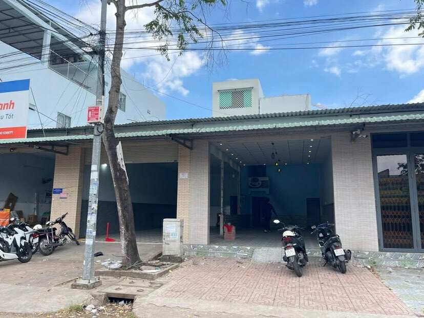 Cho thuê nhà mặt tiền 10m Xuân Hồng, Bình Thuỷ, Cần Thơ - Gần BV Nhi Đồng, vị trí đắc địa