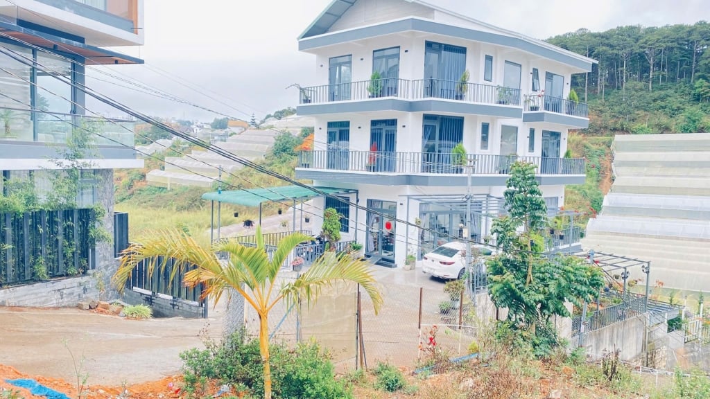 Bán nhà kinh doanh Đà Lạt - 17 phòng, gần Làng Hoa Vạn Thành, view chill