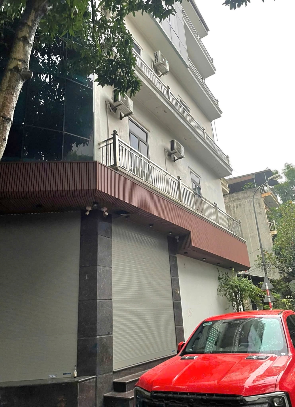 Nhà phân lô Lĩnh Nam 76m2, 5 tầng, lô góc 2 mặt đường ô tô, vỉa hè rộng