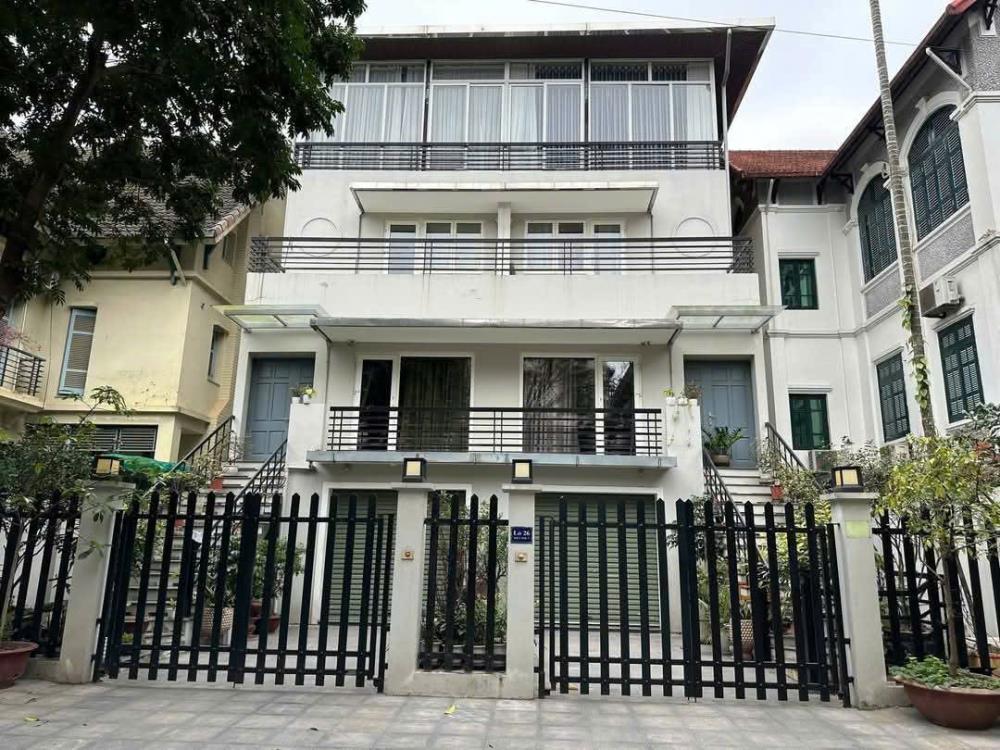 Bán biệt thự 200m2 Hàm Nghi, Nam Từ Liêm, mặt tiền 12m, 4 tầng, giá 57 tỷ